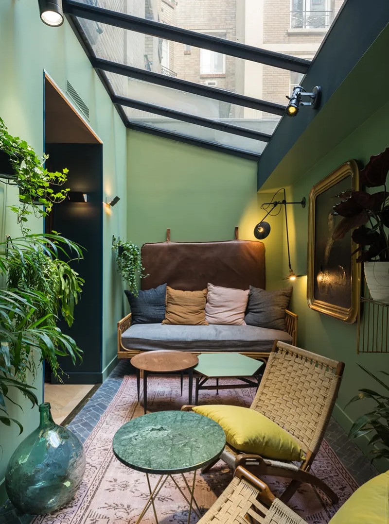 sunroom-with-green-walls