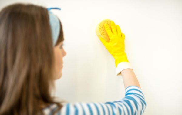 How To Clean Walls And Remove Stains And Mould: Before And After ...