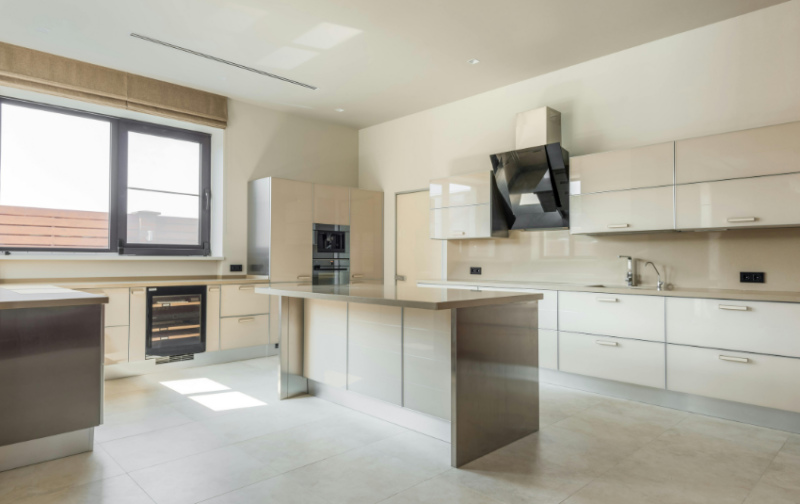 Kitchen Cabinet Color Trends - Beige Brilliance