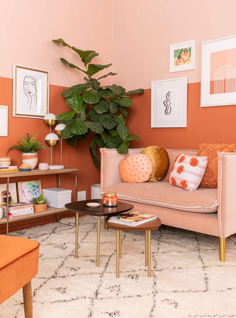 two-toned-orange-living-room-walls