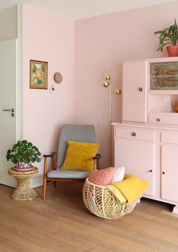 pastel-pink-sitting-area-with-rattan-furnitures