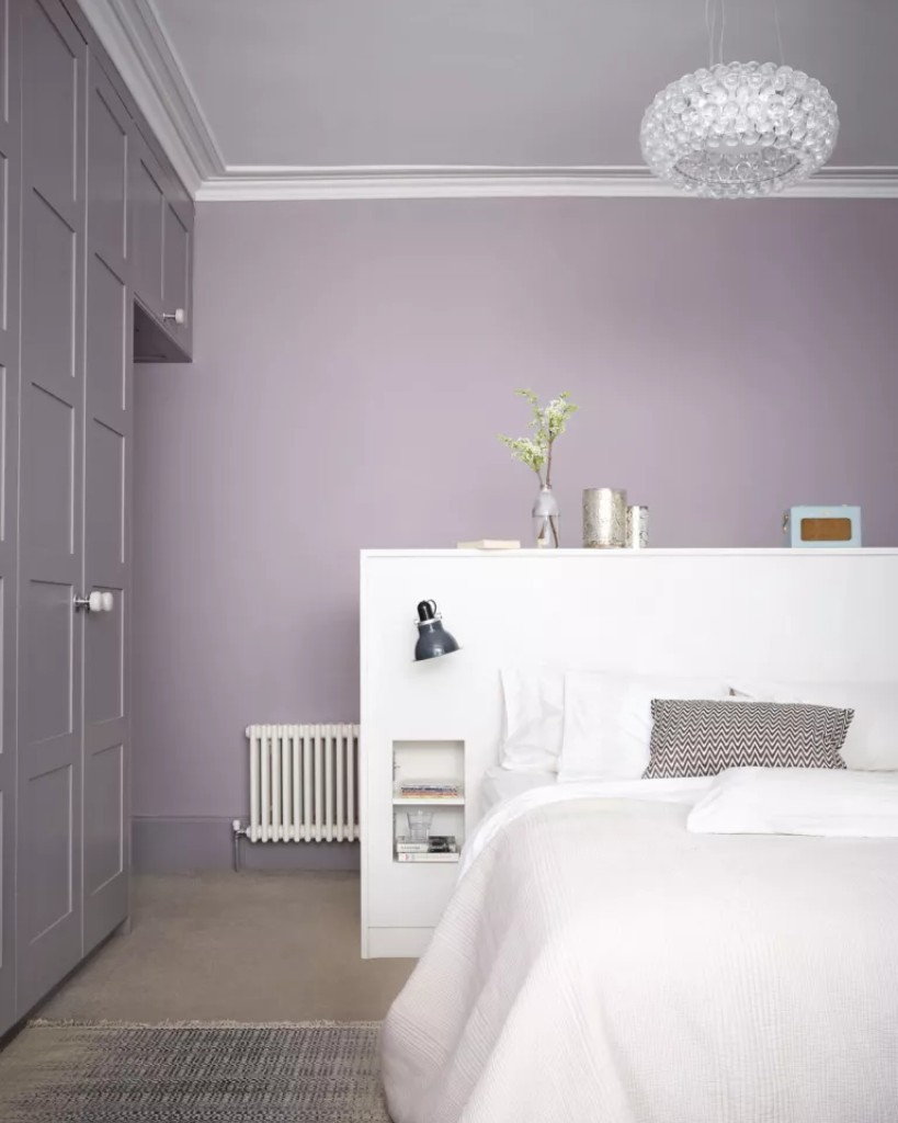bedroom-with-purple-coloured-walls