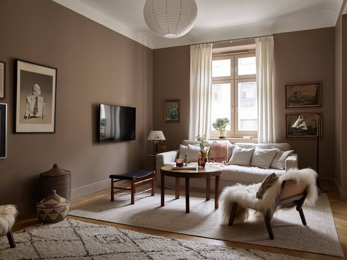 rustic-living-room-with-brown-walls